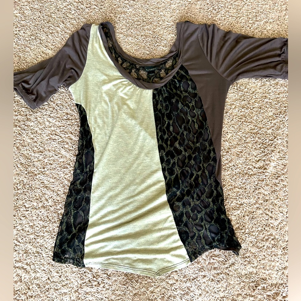 Daytrip shirt NWOT
